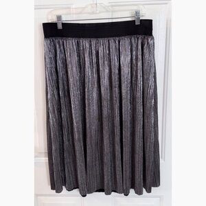 Lane Bryant Silver Pleated Pull On Skirt 14/16